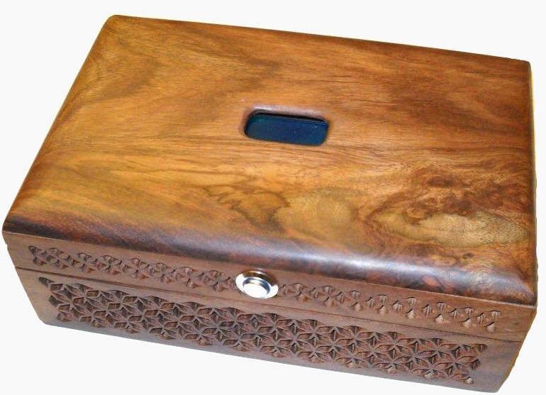 Rijk versierde Reverse Geocache puzzelbox